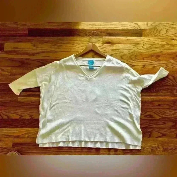 SURVIVAL - white oversized v-neck sweater, fitted elbow length sleeves. … - Picture 6 of 10